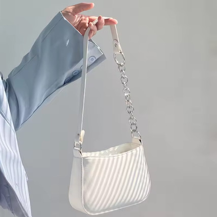 Bolso de mano para axilas para mujer, bolsa de mano de PU con costuras de anillo de Metal, bolso de hombro sólido con cremallera de calle, negro y blanco