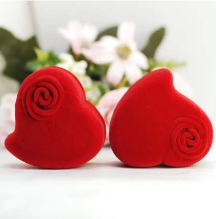 Caja de anillo de terciopelo con forma de corazón, expositor de joyería, cajas de joyería de compromiso y boda, soporte de regalo con diseño de flor rosa para pareja