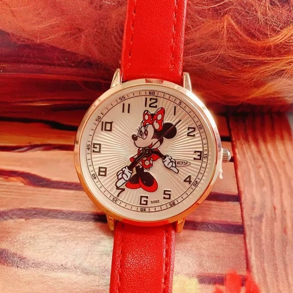 Nuevo reloj de dibujos animados, reloj de cuarzo moderno y bonito para mujer y niña