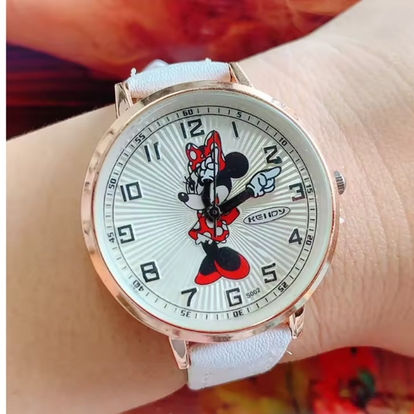 Nuevo reloj de dibujos animados, reloj de cuarzo moderno y bonito para mujer y niña