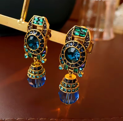 Pendientes de Clip de cristal azul con diamantes de imitación para mujer, moda Vintage Medieval, pendientes con dijes brillantes, joyería de lujo nueva