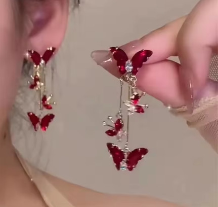 Elegantes Pendientes Colgantes de Mariposa con Circones Rojos para Mujer, Pendientes de Metal con Lazo Dulce y de Moda, Accesorios de Joyería con Encanto