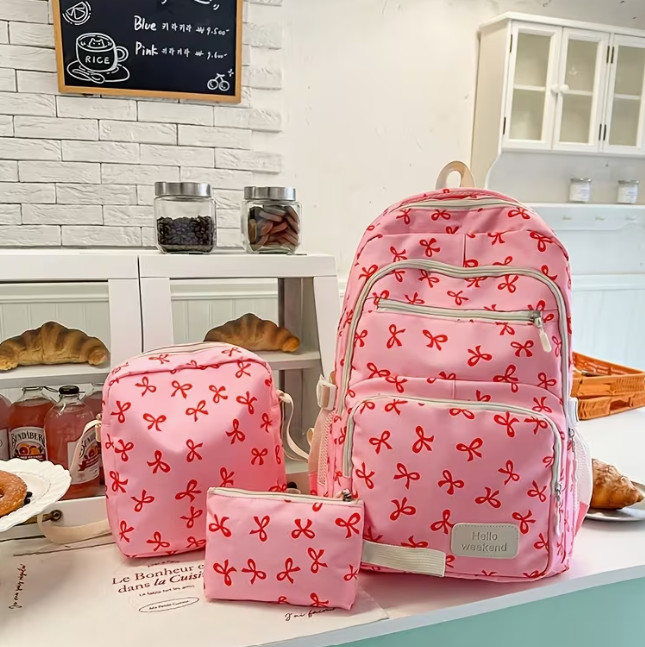 Juego de tres piezas - Incluye: 1 mochila principal + 1 bolso de hombro + 1 cartera - todos diseñados para combinar y ofrecer una apariencia uniforme. Organización Inteligente - Di