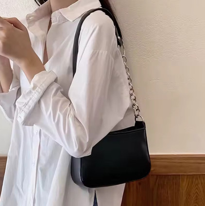 Bolso de mano para axilas para mujer, bolsa de mano de PU con costuras de anillo de Metal, bolso de hombro sólido con cremallera de calle, negro y blanco