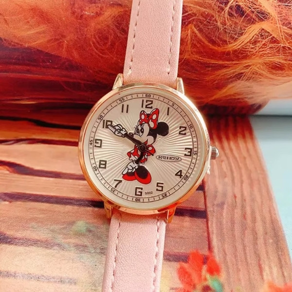 Nuevo reloj de dibujos animados, reloj de cuarzo moderno y bonito para mujer y niña