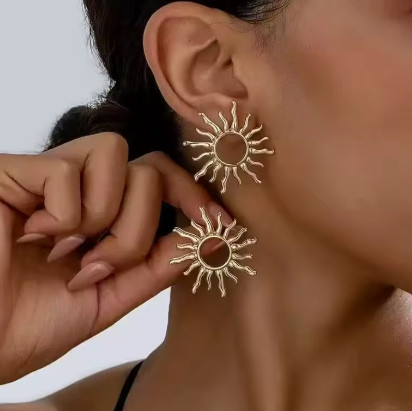 Pendientes Vintage con forma de flor de sol para mujer, aretes de gota geométricos con temperamento, regalo de joyas de fiesta, accesorios de Color dorado y plateado
