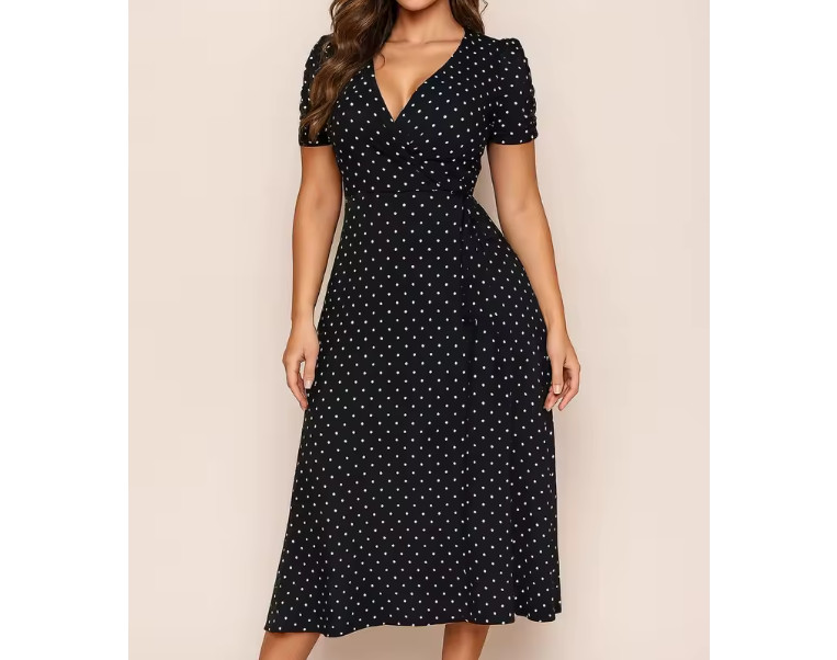 Vestido midi negro cruzado con lunares blancos elegantes
